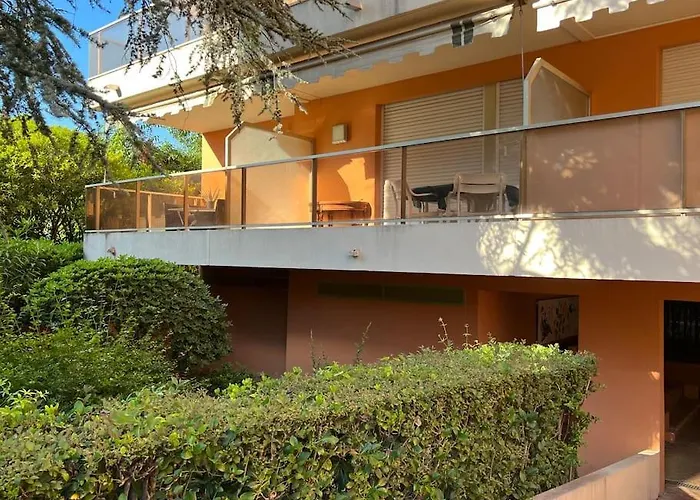 Superbe Studio Avec Terrasse Au Cap D\'Antibes